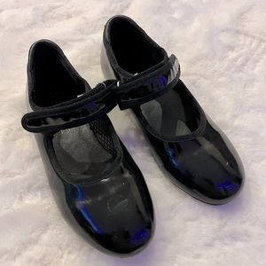 Girls Freestyle by Danskin black tap shoes size 11